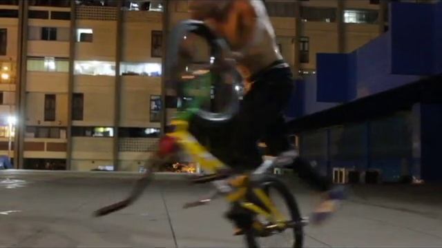 BARSPIN 360º BACKWHEEL TURBINE - BMX FLATLAND смотреть онлайн