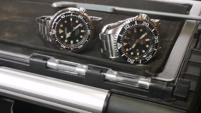 Orient vs. Seiko: 300m diver face-off смотреть онлайн