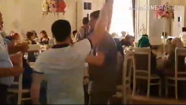 Русский парень танцуют в узбекский ЛАЗГИ смотреть онлайн