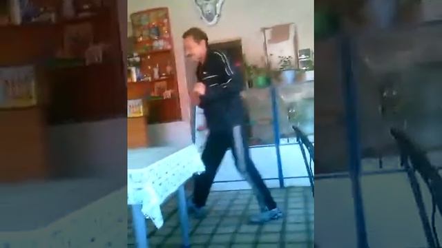 танцы в кафе смотреть онлайн