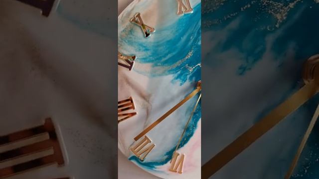 Мои первые настенные часы из эпоксидной смолы.Они розыгрываются. Учавствуй,подробнее @fialkachachak смотреть онлайн