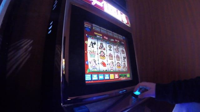 ♕Royal Reels♘ $5 MAX BET✦Bonus + Line Hit смотреть онлайн