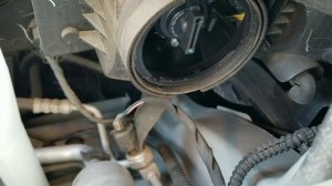 Hyundai santa fe Headlight bulb replacement ?