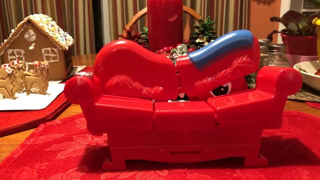 Grouch Couch in Action смотреть онлайн