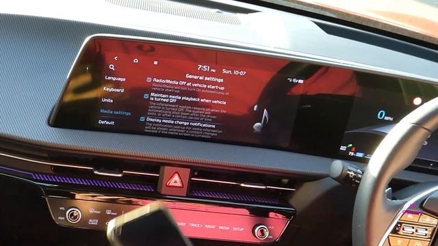 Kia EV6 GT Line Additional media control options смотреть онлайн