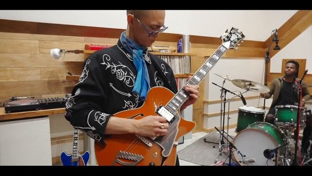 Deluxe Limited Edition Collection ft. Rock Choi & Abigail Zachko | D’Angelico Guitars смотреть онлайн