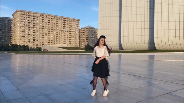 Девушка Из Баку Танцует Нежно 2020 Забавно-Кайфовая Лезгинка Чеченская ALISHKA KAMIL смотреть онлайн