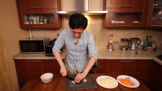 Жареная лапша ЯКИСОБА, настоящий Японский рецепт! смотреть онлайн