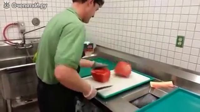 Чистка арбуза за 20 секунд смотреть онлайн