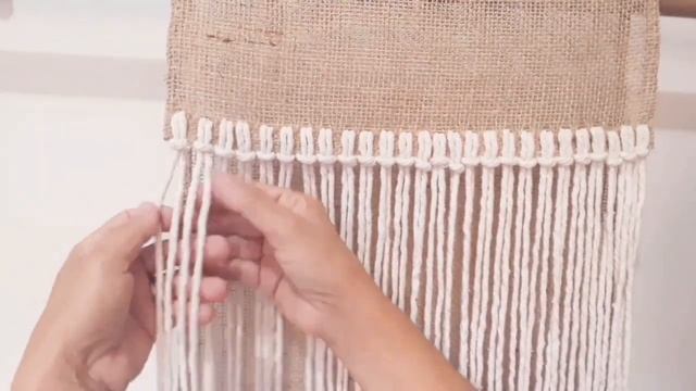 DIY/TRILHO DE MESA COM JUTA E MACRAMÊ #tachegandoonatal смотреть онлайн