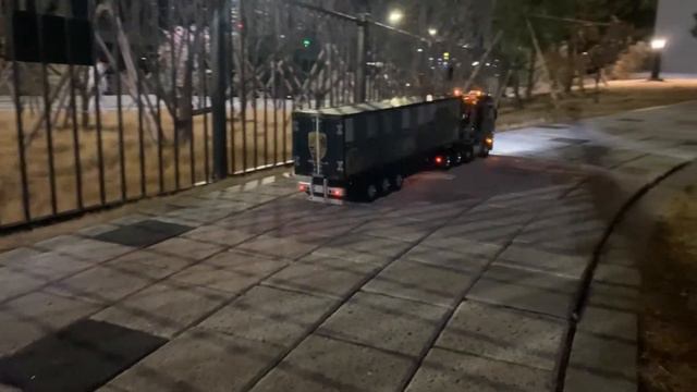 Tamiya 1/14 Rc Mercedes Benz Actros 4163 Slt 8x4 смотреть онлайн