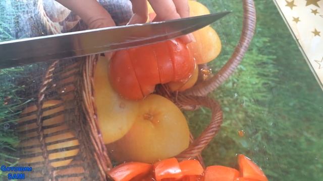 Вкусный салат с копченой курицей, сыром и помидорами!!! смотреть онлайн