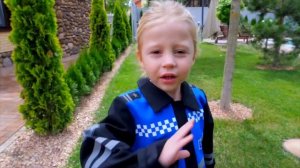 Настя как мама и большие неприятности из-за кота / Nastya and funny toy cat