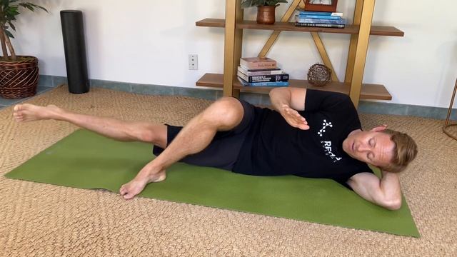 MCL Tear - 4 Exercises to Rehab Your Knee смотреть онлайн