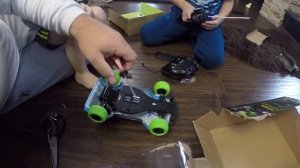 Машинка на пульте управления купили раскрываем