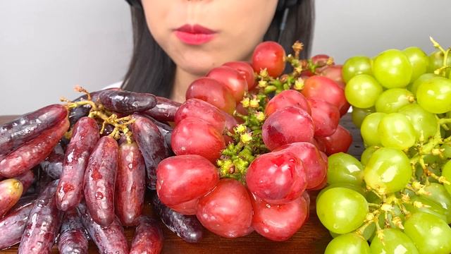 마이하트포도는 껍질째 먹지마세요.. ASMR смотреть онлайн