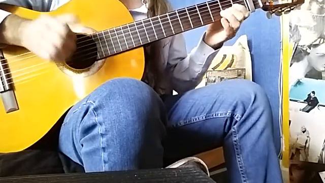 Guitare classique en mode électro branchée sur amplificateur смотреть онлайн