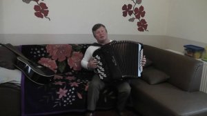 СТОЯЛА ЧУДНАЯ СОСНА   с текстом