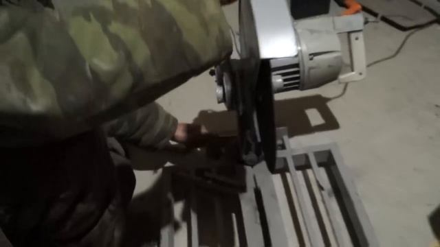 Отрезной станок по металлу своими руками смотреть онлайн