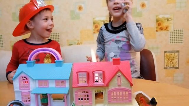 Ужас ПОЖАР !!!! Катюшин домик ЗАГОРЕЛСЯ((( Смотреть до конца!!! Кто и как потушит пожар!!!! смотреть онлайн