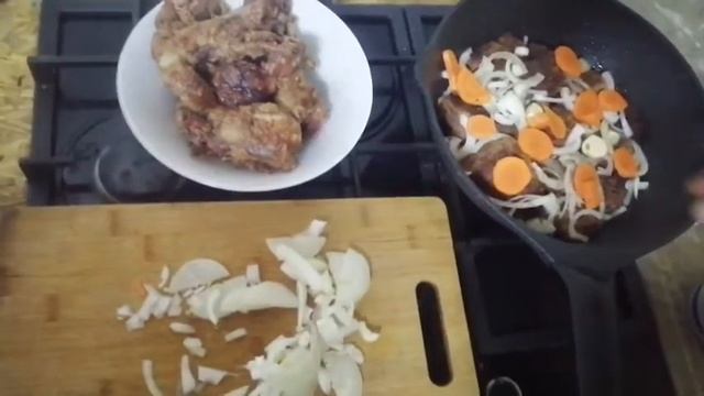 готовим зайца, тушим его, делаем гуляш смотреть онлайн