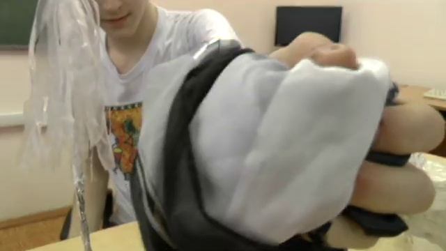 Опыты с диэлектриками #ФизиканскиеЛьвы2018 смотреть онлайн