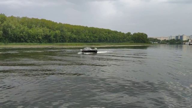Испытание лодки RC 470 Fish Pro с электромотором смотреть онлайн