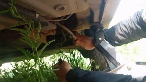 устранение скрипов и стуков тросик ручника на ладе гранта