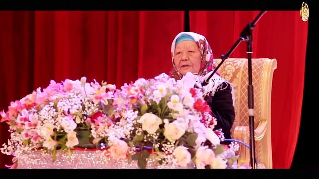 99 летняя бабушка Хафиза из Кыргызстана красиво читает Коран! 1 смотреть онлайн