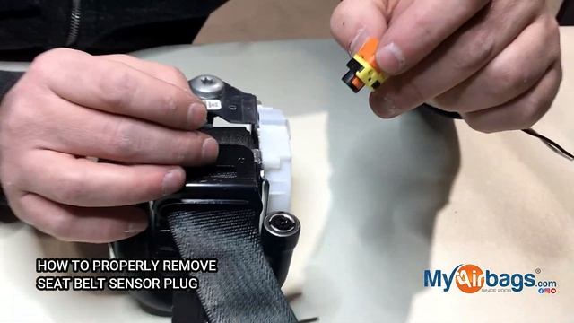 How to Remove Seat Belt Pretensioner Sensor Plug/Terminal Connector смотреть онлайн