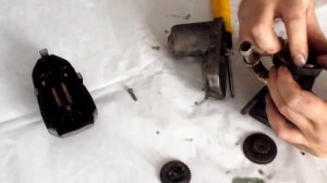 Клапан ЕГР микроавтобус Форд Транзит с 2006г. 2.2 дизель в конце показано как снимать