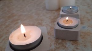 В моем окне горит свеча...