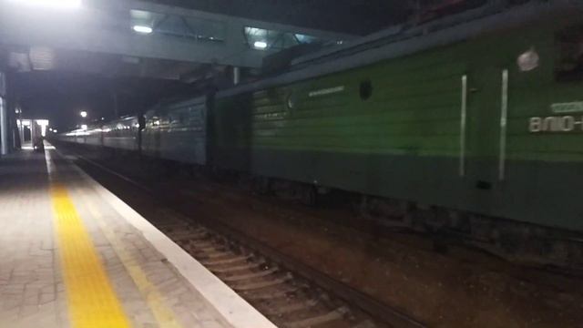 (АРХИВ!)ВЛ10-1443 СООБЩЕНИЕМ СЕВАСТОПОЛЬ-МОСКВА ПРИБЫВАЕТ НА СТ.СИМФЕРОПОЛЬ. смотреть онлайн