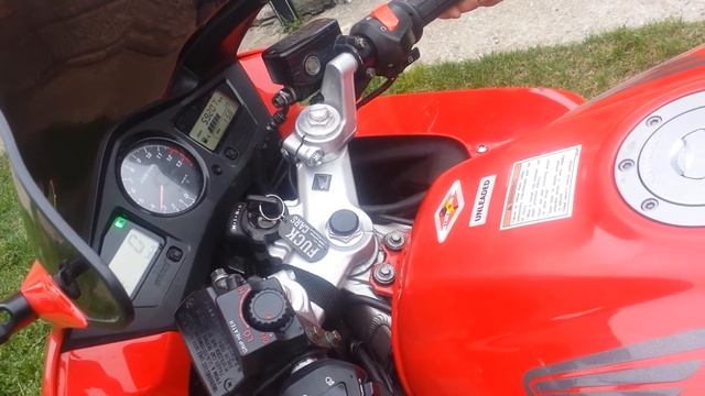 Honda VFR800 (ЗВУК МОТОРА) смотреть онлайн