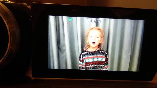 Фомочкина Полина "Новый год слетает с неба" смотреть онлайн