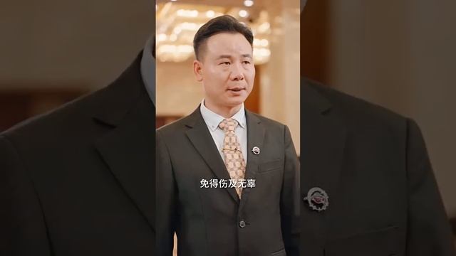 富二代故意找茬羞辱洗車小伙，殊不知他真實身份是萬億首富唯一繼承人，下秒美女總裁親自替他出氣，富二代跪地求饒！#熱播短劇#逆襲#爽劇#反轉打臉 смотреть онлайн