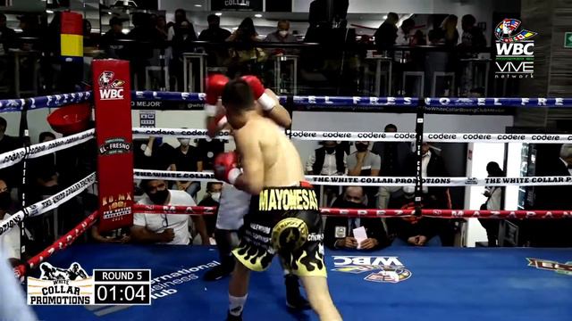“Leoncito” Díaz Vs. “Mayonesas” Andrade | Mosca 10R | MEXICANO POWER | The White Collar Promotions смотреть онлайн