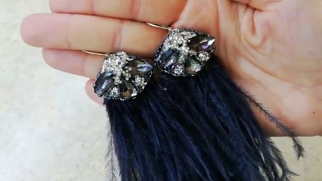 Серьги со страусиными перьями черные смотреть онлайн