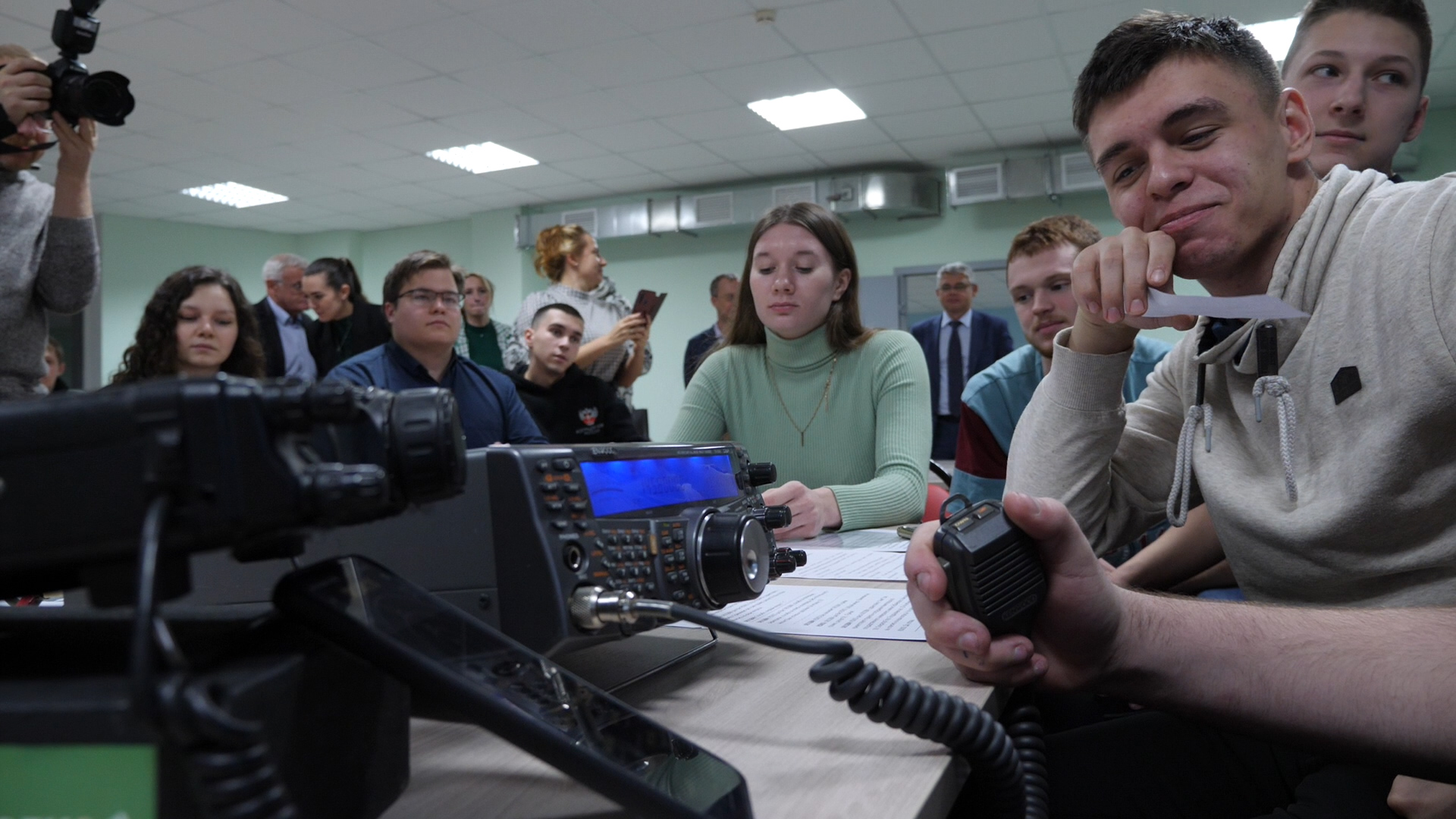 Сеанс радиозвязи студентов ПИШ ННГУ и российского экипажа МКС смотреть онлайн