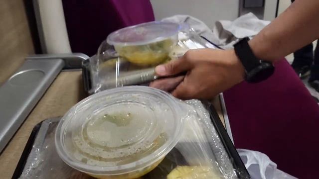 태국 방콕 치앙마이 슬리핑기차 누워서 가는 1등석 기차 리뷰 ▶ SUB] 치앙마이행 기차 예약방법 가격 1등석 2등석 비교 치앙마이행 슬리핑 야간열차 [동남아 한달살이 3] смотреть онлайн