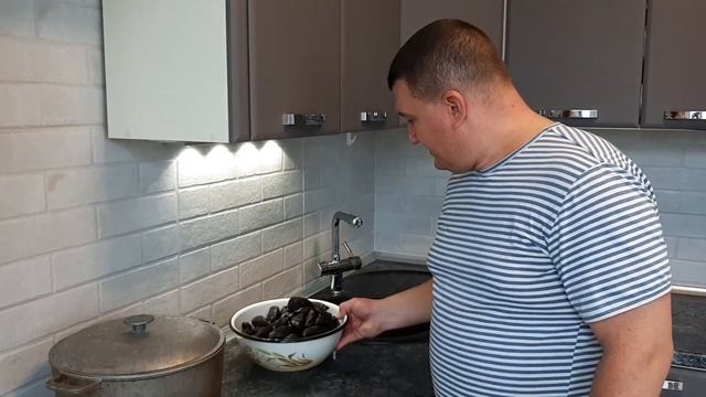 Мидии по-Одесски!!! Самый лучший рецепт 2021 года на YouTube канале Взрослый разговор смотреть онлайн