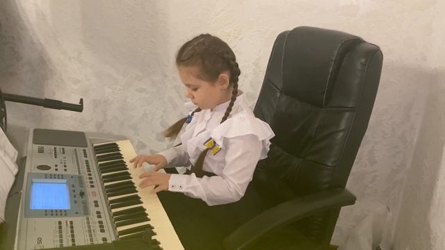 Альбина Саркисян."Ёжик","Полька". КЗСМО "Муз. школа №1"КМР. 1 класс . Кривой Рог. 25.04.2022. смотреть онлайн