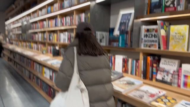 КНИЖНАЯ ОХОТА | прогулка по книжным магазинам моего города ? смотреть онлайн