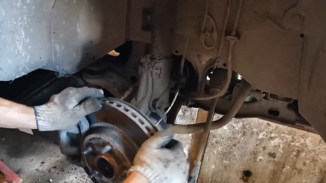 Suzuki Grand Vitara замена стойки и правого привода смотреть онлайн