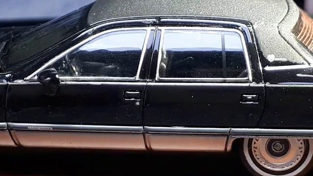 1/64 Cadillac Fleetwood Brougham 1993 By GDC GOC Diecast