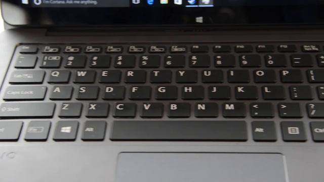 VAIO Z Flip Laptop - Review смотреть онлайн