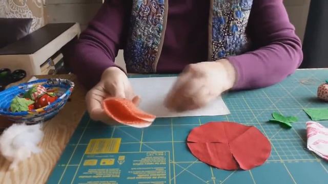 Экскурсия по выставке «Домики, птички, кошки, окошки». смотреть онлайн