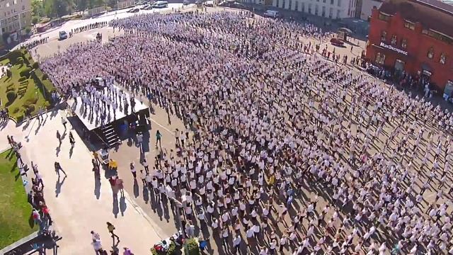 Самый массовый урок танца в Пензе. Рекорд ставит 6000 участников. смотреть онлайн