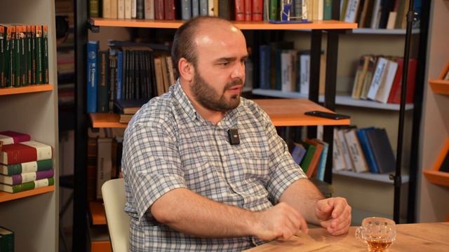 ЧТО ЧИТАТЬ НОВИЧКУ?/КАКАЯ ПОЛЬЗА ОТ КНИГ/ИИ СТАНЕТ ПИСАТЕЛЕМ/ЧИТАТЬ ЕЩЕ МОДНО?/МОТЫЛЕК/5 ВЫПУСК смотреть онлайн