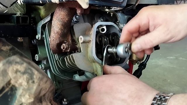 Мотоблок МТЗ с двигателем Вейма 13 л.с.Регулировка клапанов. смотреть онлайн